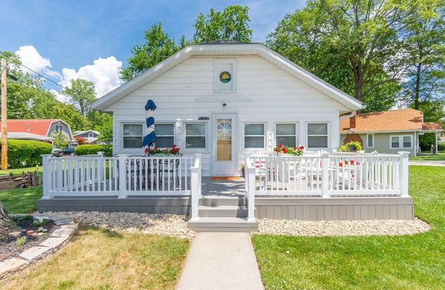 Summer is here! Time to book that long weekend at the lake!