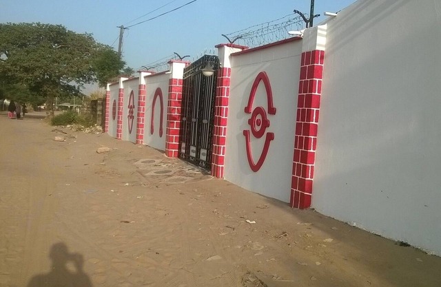 DISPONIBLE PARA ESTANCIAS CORTA Y LARGA. MUCHO Y MUCHO QUE VER EN UNA GAMBIA LOCAL REAL