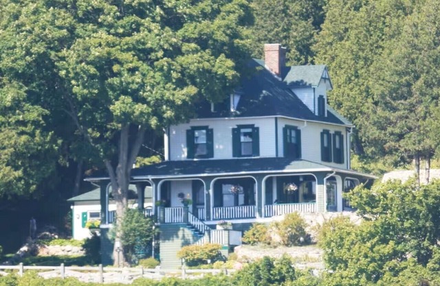 Mackinac Island East Bluff Cottage