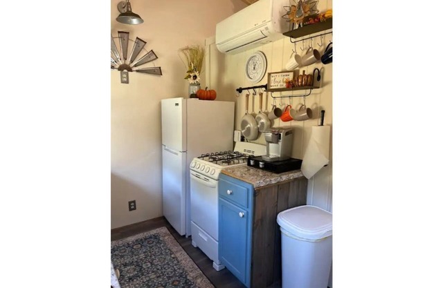 Available Jan/Feb for monthly rentals