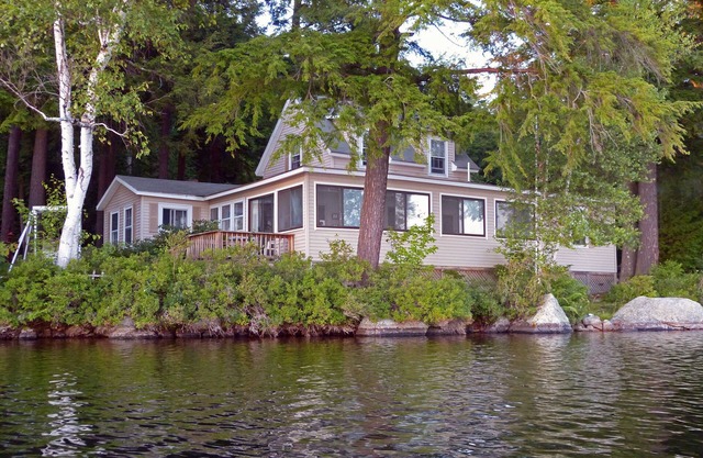 Ahora disponible para el verano de 2019 - Beautiful Waterfront Cottage (4 BR)