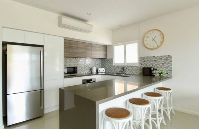 Avalon Apartment - ESPECIALES DE INVIERNO !!! 1 habitación (WIFI gratuito, ropa de cama, aire acondicionado, Netflix y garaje)