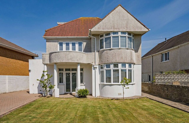 Avalon - Four Bedroom House, Sleeps 8