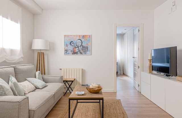 Avenida América - Apartamento confortable, junto a la estación