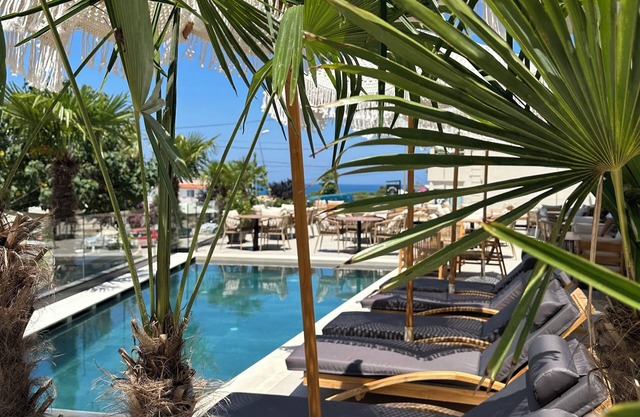 Avenue Hotel