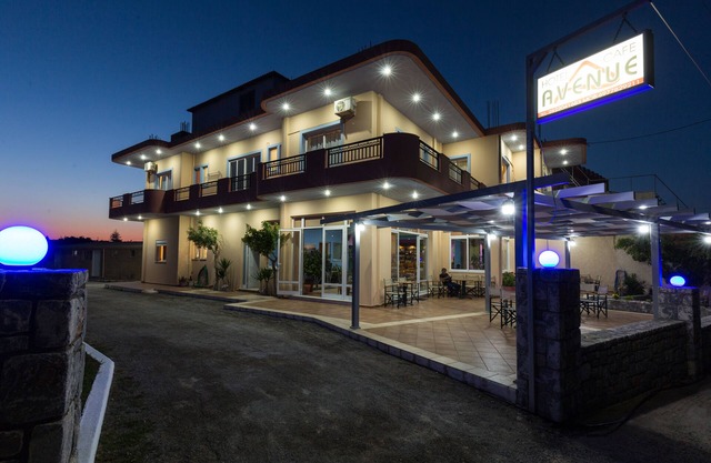 Avenue Hotel