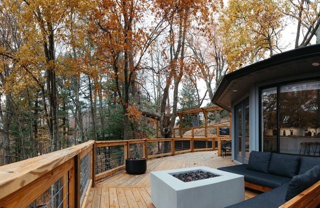 AVL Bear Haven, only minutes from Asheville Downtown