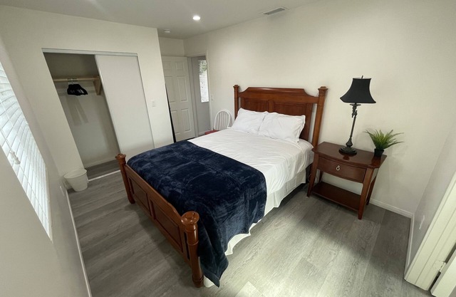 Avocado Tree Guesthouse. Modern. Clean 2 bed/2bath