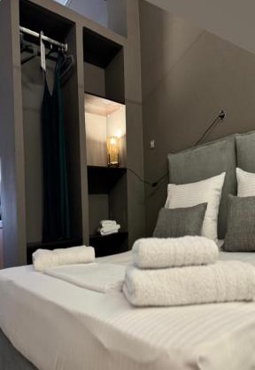 Avra Suite