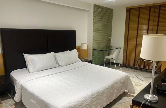 AW HOTEL LUXOR VERSALLES