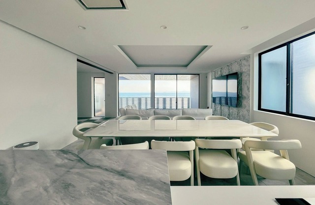 Awaji Island Atsuhama Private Villa VILLA102 Capac / Sumoto Hyōgo