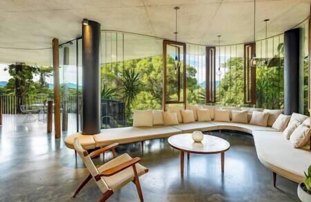 Award Winning Architectural Nature Stay