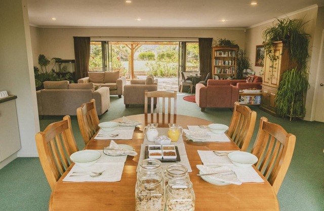 Awatea Country Views - Gather friends and family and relax with Country Views.