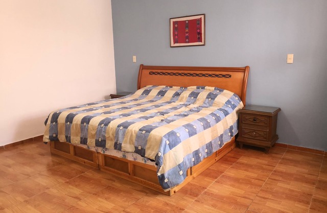 Impresionante habitación con cama extragrande en el centro de la ciudad