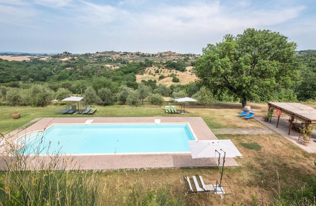 Awesome Apartment in Castelmuzio With 2 Bedrooms, Wifi and Outdoor Swimming Pool