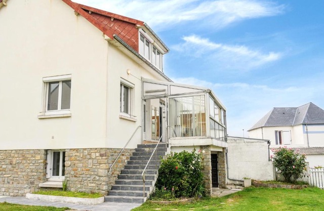 Awesome Apartment In Pirou With Wifi