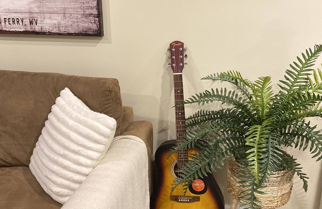 Family Cottage - 6 Mins to River, Hiking & Wineries