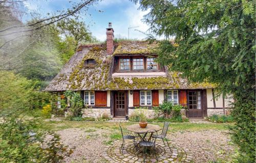 Awesome Home In Sainte-Opportune La Ma
