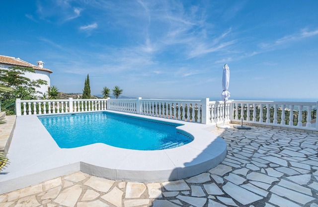 Awesome home in El Rafol D'Almunia