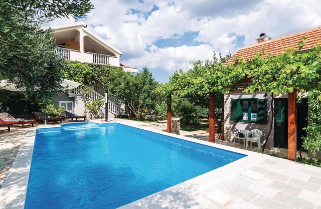 Impresionante casa en Lisane Ostrovicke