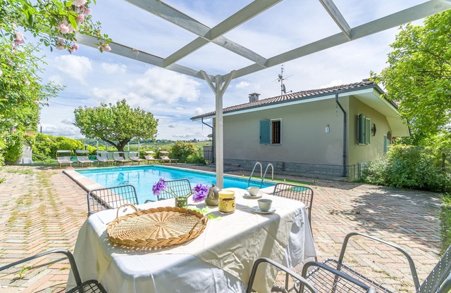 Impresionante casa en Agliano Terme.