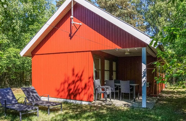 Awesome Home In Aakirkeby With Kitchen