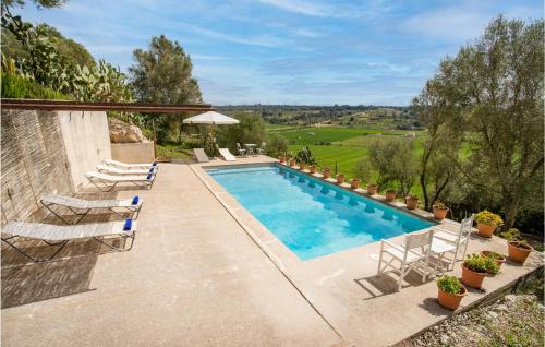 Awesome Home In Ariany