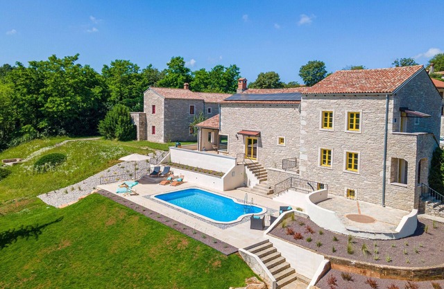Impresionante casa en Brajkovici con.