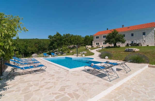 Beautiful home in Cista Provo with 5 Bedrooms, WiFi and Private swimming pool