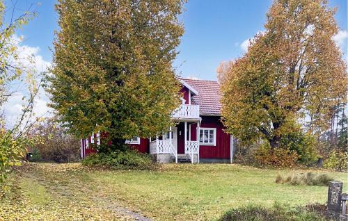 Awesome Home In Hunnamåla With Wifi