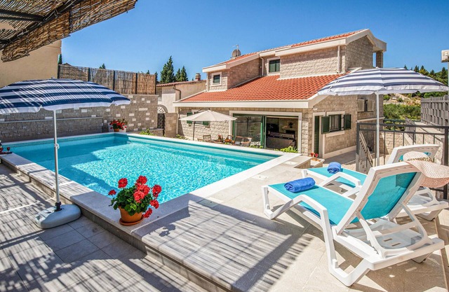 Impresionante casa en Klek con WiFi