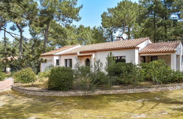 Awesome Home In La Faute Sur Mer