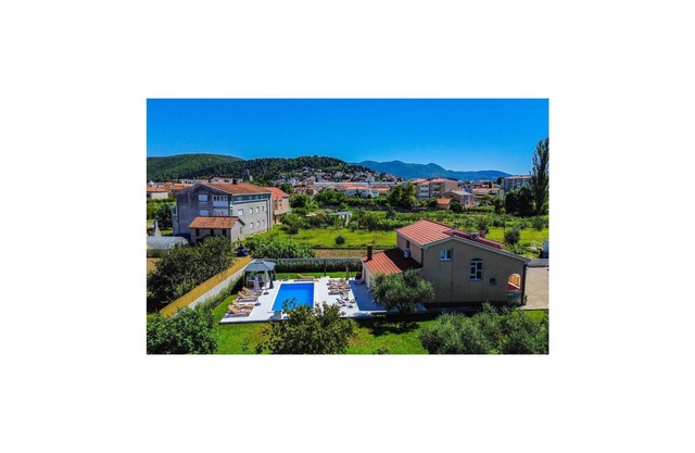 Impresionante casa en Metkovic