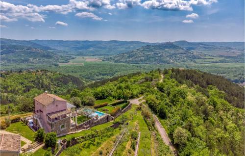 Awesome Home In Pasini With Kitchen