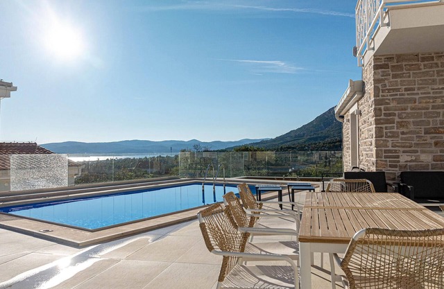 Impresionante casa en Stankovic con.