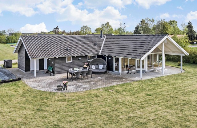 Lovely holiday home with plenty of.