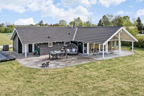 Awesome Home In Stege With 4 Bedrooms And Wifi