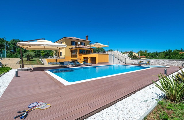 Impresionante casa en Sumber