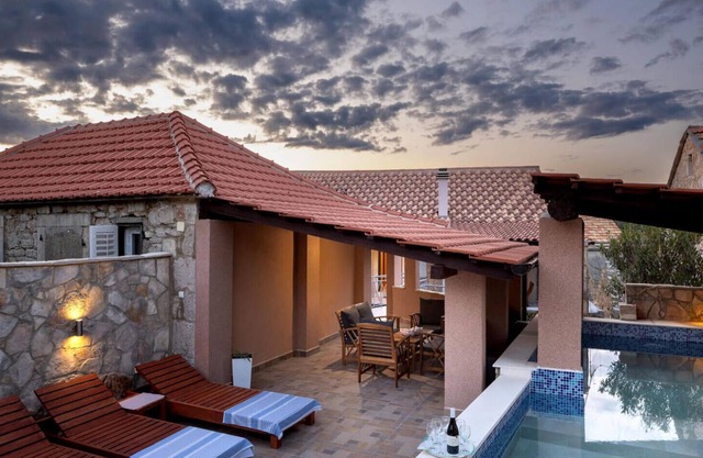 Impresionante casa en Zastrazisce con.