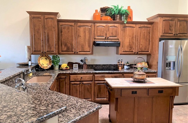 Awesome mountain views from impeccable townhouse in Rio Verde, close to Trilogy