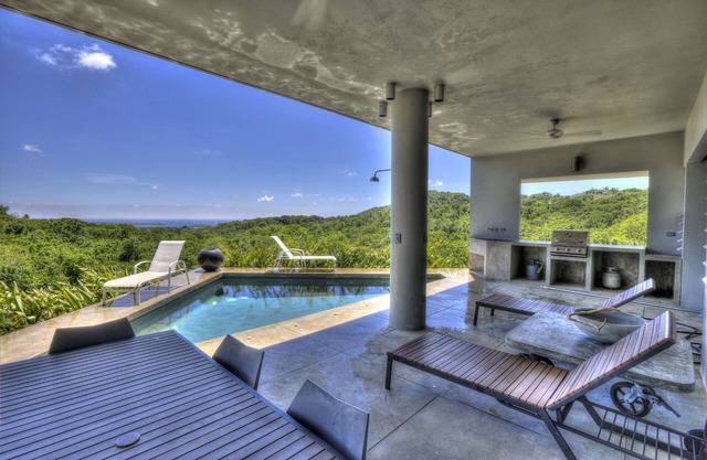 Impresionante villa privada de lujo de dos dormitorios con impresionantes vistas al mar