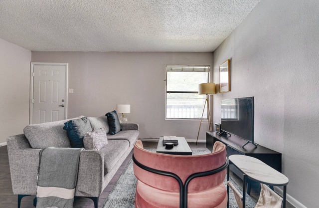 Awesome South Congress 1BR w/ A/C & Laundry, by Blueground