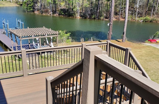 Awesome Sunsets - Lakefront Studio Apartment