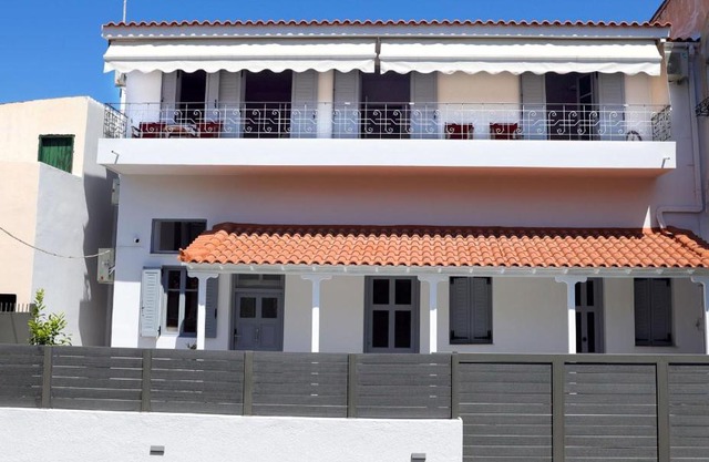 AXS First Floor Apartment Aegina Town