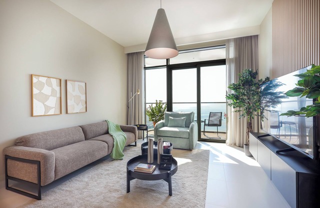 Aya - Exquisite Beachfront 1BR Living in Palm Jumeirah