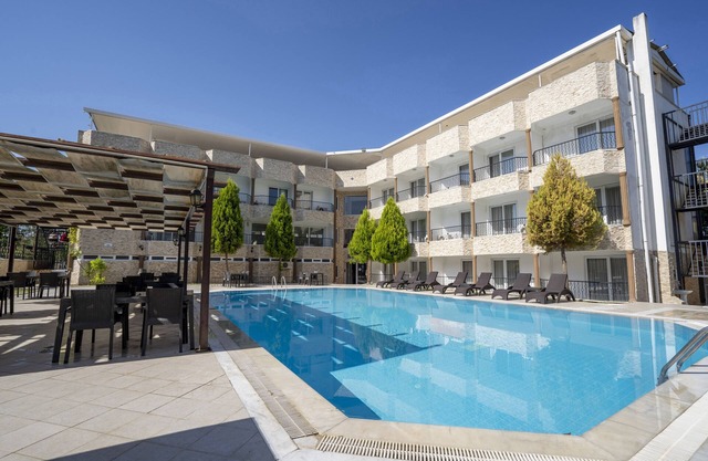 Ayapam Hotel