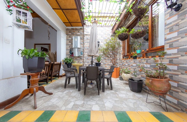Ayenda Sarayu House
