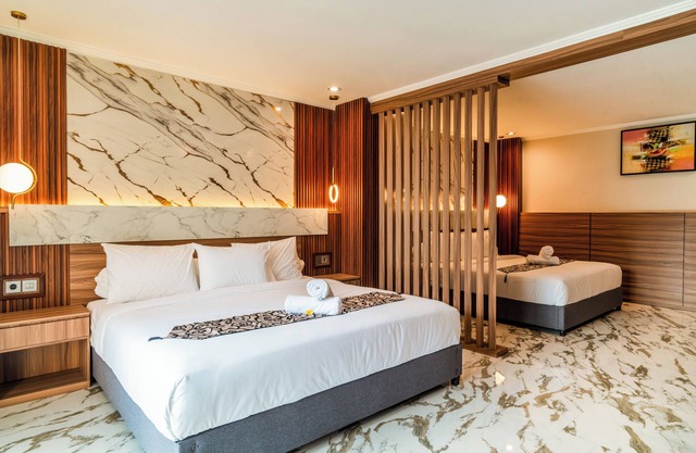 Ayers Hotel