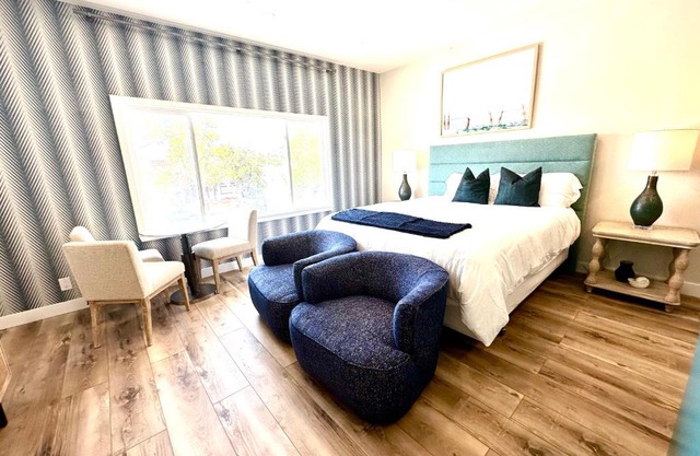 AZUL on Avenida Del Mar (1/2 Mile to the PIER!)