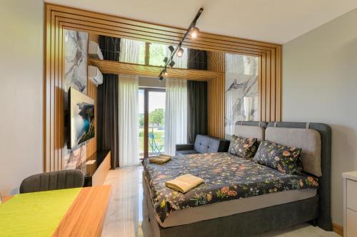 Azur Properties ap17